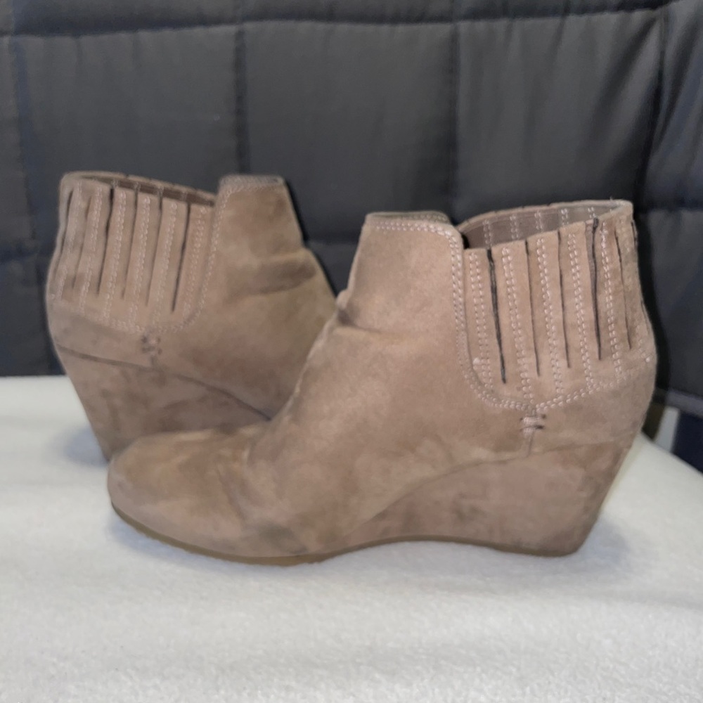 Dolce Vita brown suede booties - 8.5 Womens